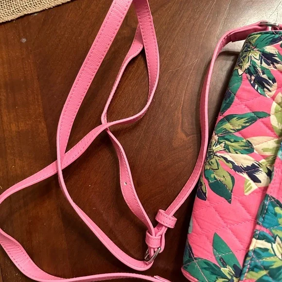 Vera Bradley Crossbody - Picture 5 of 8
